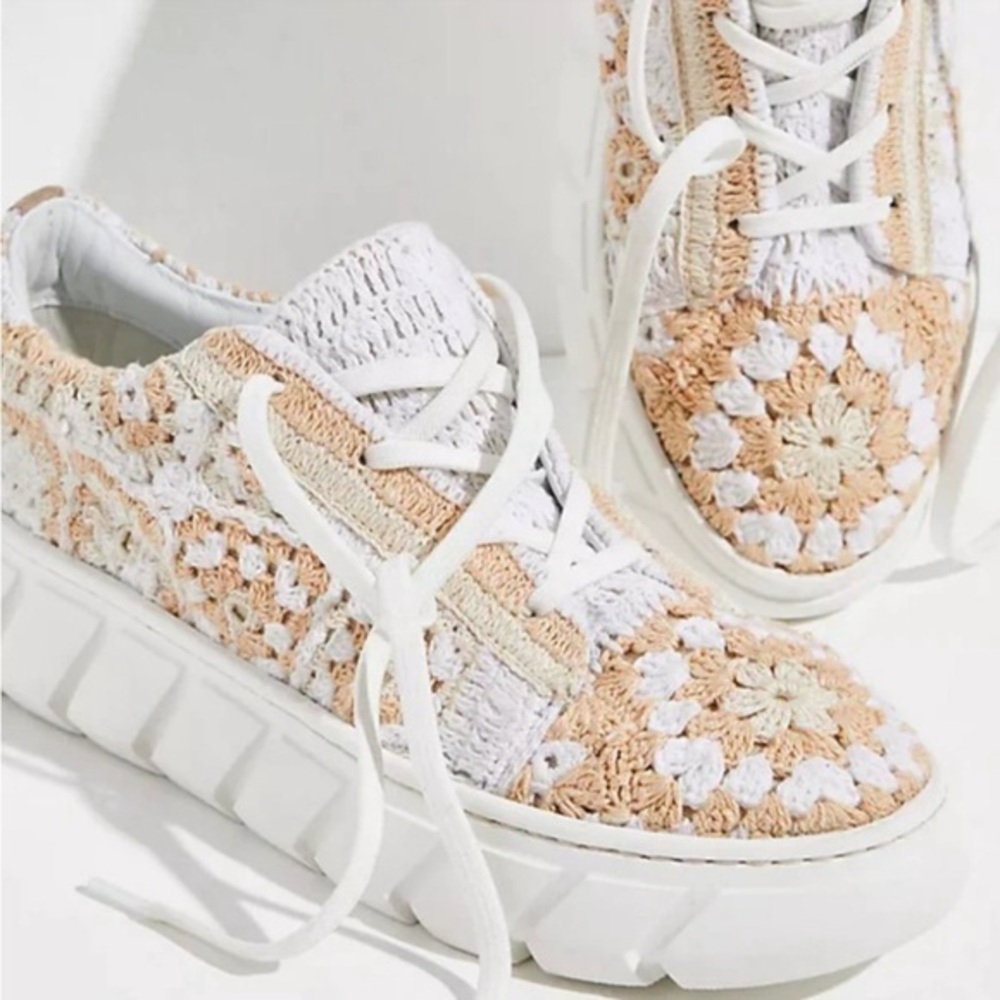 NEW Free People Catch Me If You Can Crochet Platform Sneaker, size 37/ US 6.5